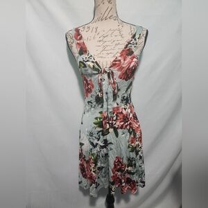 Alga Light Green Floral Tie Knot Front Soft Flirty Dress. Size Medium. Stretchy